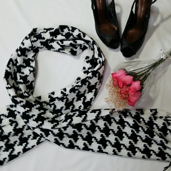 D&Y Accessories - Houndstooth  Softer than Cashmere? scarf